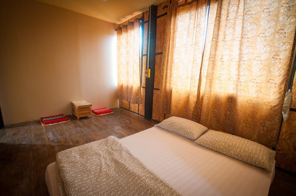 Baantung Homestay Мукдахан Екстериор снимка