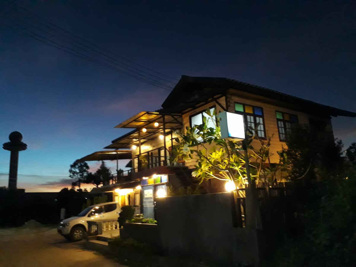 Baantung Homestay Мукдахан Екстериор снимка